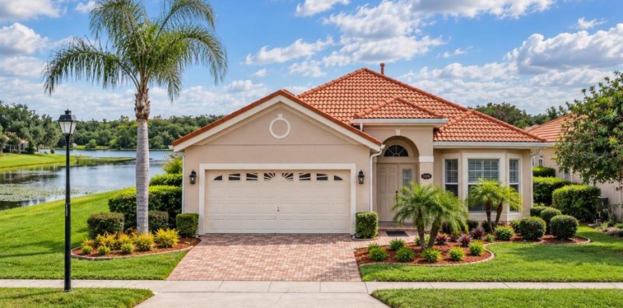 Villa ou maison à Orlando, Floride 3 chambres, 222.22 m2 № 2358363