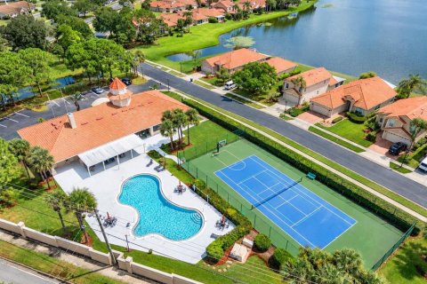 Villa ou maison à vendre à Orlando, Floride: 3 chambres, 222.22 m2 № 2358363 - photo 29