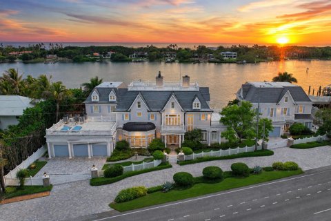 Villa ou maison à Tequesta, Floride 8 chambres, 1498.89 m2 № 2356915