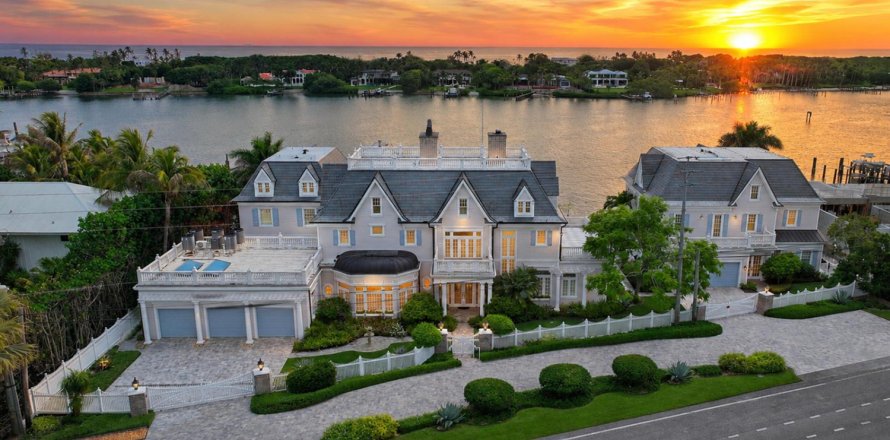 Villa ou maison à Tequesta, Floride 8 chambres, 1498.89 m2 № 2356915
