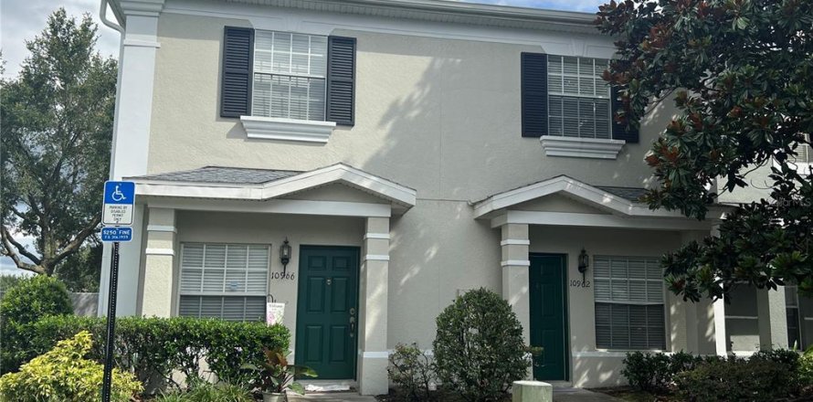 Condominio en Orlando, Florida, 2 dormitorios № 1835586