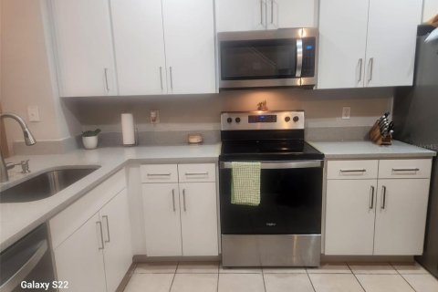 Copropriété à louer à Orlando, Floride: 2 chambres, 99.5 m2 № 1835586 - photo 2