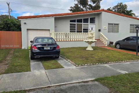 Снять в аренду виллу или дом в Майами, Флорида 3 спальни, 145.48м2, № 2005224 - фото 2