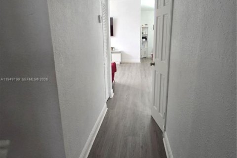 Снять в аренду виллу или дом в Майами, Флорида 3 спальни, 145.48м2, № 2005224 - фото 14