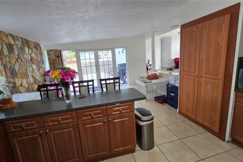 Снять в аренду виллу или дом в Майами, Флорида 3 спальни, 145.48м2, № 2005224 - фото 11