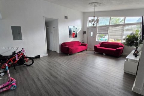 Снять в аренду виллу или дом в Майами, Флорида 3 спальни, 145.48м2, № 2005224 - фото 8