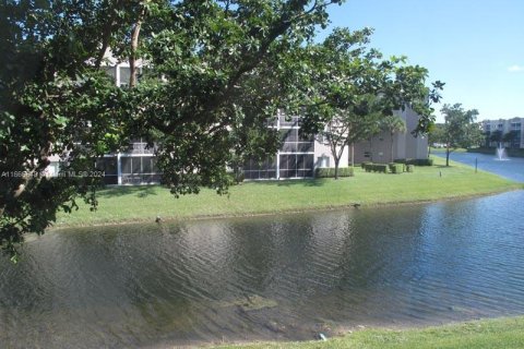 Condominio en venta en Tamarac, Florida, 2 dormitorios, 107.12 m2 № 1694722 - foto 12