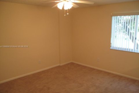 Condominio en venta en Tamarac, Florida, 2 dormitorios, 107.12 m2 № 1694722 - foto 18