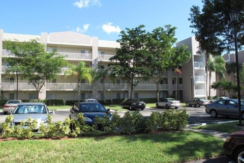 Condominio en venta en Tamarac, Florida, 2 dormitorios, 107.12 m2 № 1694722 - foto 2