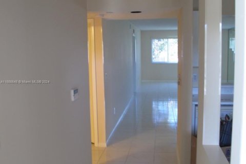Condominio en venta en Tamarac, Florida, 2 dormitorios, 107.12 m2 № 1694722 - foto 9