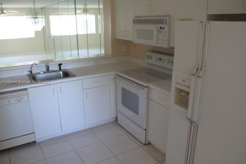 Condominio en venta en Tamarac, Florida, 2 dormitorios, 107.12 m2 № 1694722 - foto 4