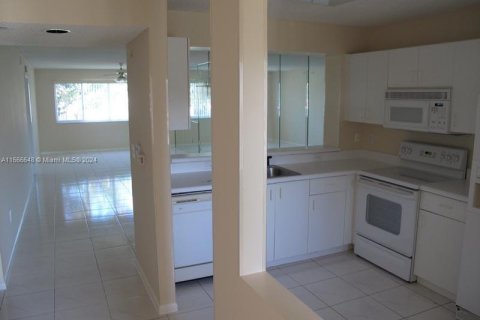 Condominio en venta en Tamarac, Florida, 2 dormitorios, 107.12 m2 № 1694722 - foto 1