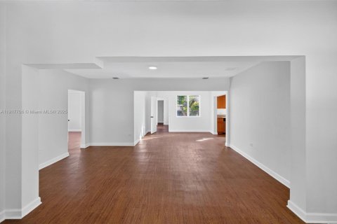 Купить виллу или дом в Майами, Флорида 3 спальни, 144.46м2, № 1972929 - фото 3