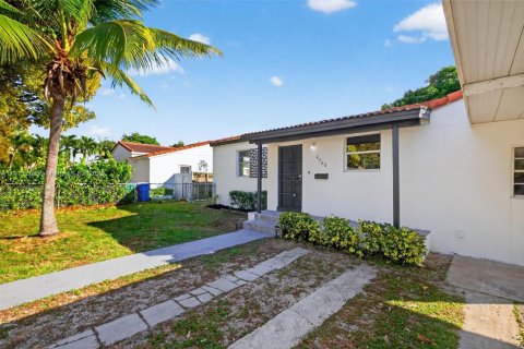 Купить виллу или дом в Майами, Флорида 3 спальни, 144.46м2, № 1972929 - фото 2