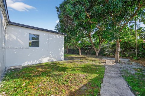 Купить виллу или дом в Майами, Флорида 3 спальни, 144.46м2, № 1972929 - фото 25