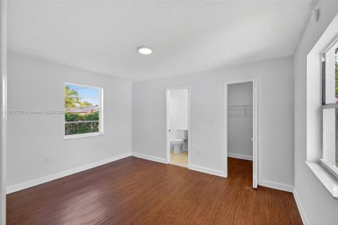 Купить виллу или дом в Майами, Флорида 3 спальни, 144.46м2, № 1972929 - фото 11