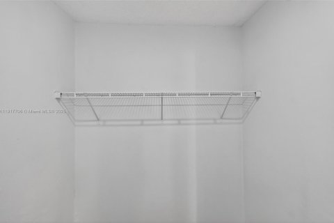 Купить виллу или дом в Майами, Флорида 3 спальни, 144.46м2, № 1972929 - фото 12