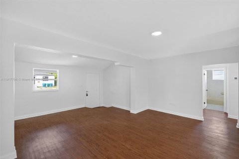 Купить виллу или дом в Майами, Флорида 3 спальни, 144.46м2, № 1972929 - фото 5