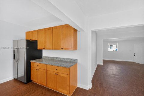 Купить виллу или дом в Майами, Флорида 3 спальни, 144.46м2, № 1972929 - фото 10