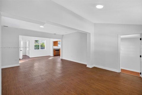 Купить виллу или дом в Майами, Флорида 3 спальни, 144.46м2, № 1972929 - фото 4