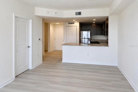 Condo in Orlando, Florida, 1 bedroom № 2329220 - photo 2