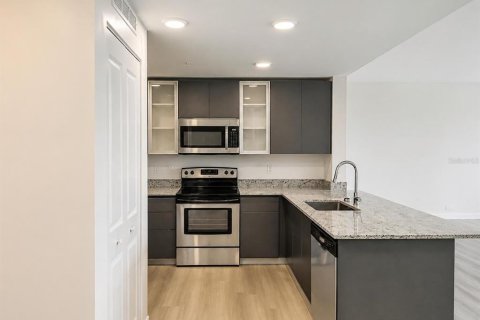 Condo in Orlando, Florida, 1 bedroom № 2329220 - photo 3