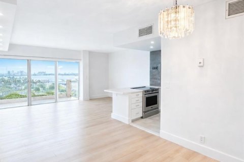 Снять в аренду кондоминиум в Майами, Флорида 2 спальни, 102.56м2, № 1995525 - фото 3