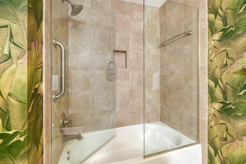 Copropriété à vendre à Sarasota, Floride: 2 chambres, 119.84 m2 № 2147438 - photo 20