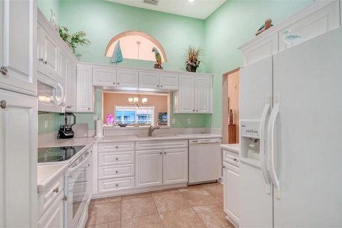 Copropriété à vendre à Sarasota, Floride: 2 chambres, 119.84 m2 № 2147438 - photo 7