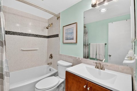 Condo in Fort Lauderdale, Florida, 1 bedroom  № 2401296 - photo 15