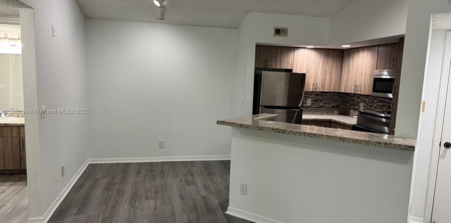 Condominio en Sunrise, Florida, 1 dormitorio № 1952964