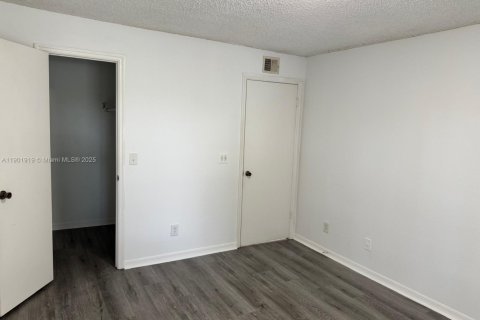 Condominio en venta en Sunrise, Florida, 1 dormitorio, 69.03 m2 № 1952964 - foto 9