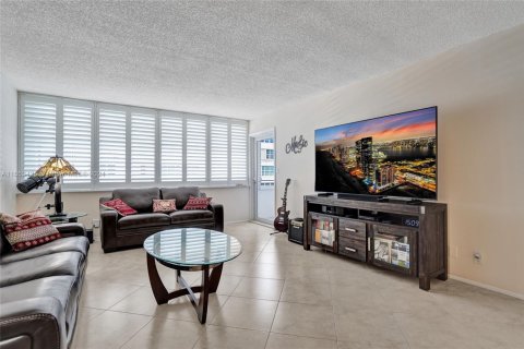 Condominio en venta en Fort Lauderdale, Florida, 1 dormitorio, 83.24 m2 № 1957421 - foto 20