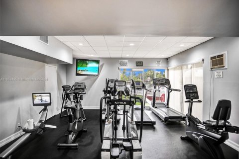 Condominio en venta en Fort Lauderdale, Florida, 1 dormitorio, 83.24 m2 № 1957421 - foto 11