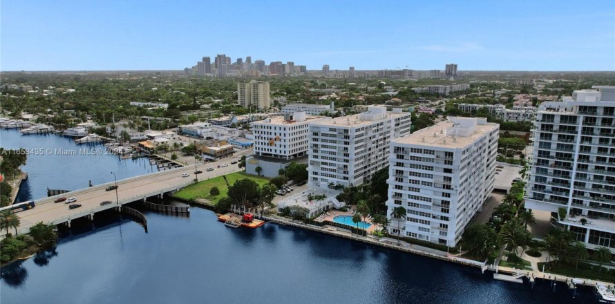 Condominio en Fort Lauderdale, Florida, 1 dormitorio  № 1957421
