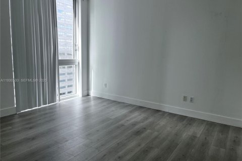Condo in Miami, Florida, 2 bedrooms  № 1989814 - photo 4