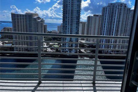 Condo in Miami, Florida, 2 bedrooms  № 1989814 - photo 2