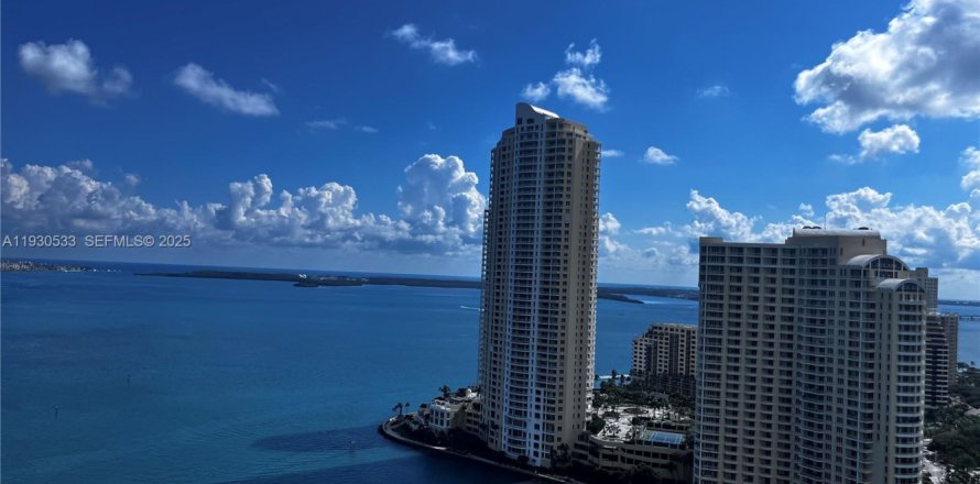 Condo in Miami, Florida, 2 bedrooms  № 1989814