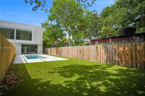 House in Miami, Florida 3 bedrooms, 160.07 sq.m. № 2152930 - photo 5