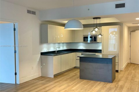 Copropriété à louer à Miami, Floride: 2 chambres, 95.5 m2 № 2193559 - photo 12