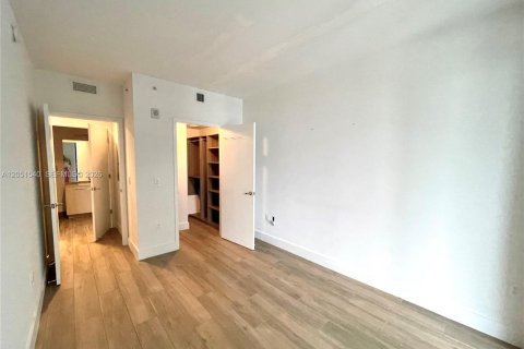 Copropriété à louer à Miami, Floride: 2 chambres, 95.5 m2 № 2193559 - photo 16