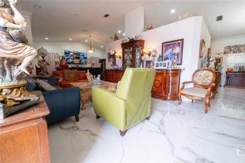 Купить виллу или дом в Майами, Флорида 4 спальни, 216.65м2, № 2068992 - фото 7