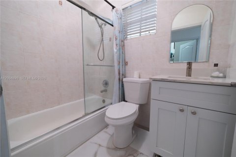 Купить виллу или дом в Майами, Флорида 4 спальни, 216.65м2, № 2068992 - фото 12