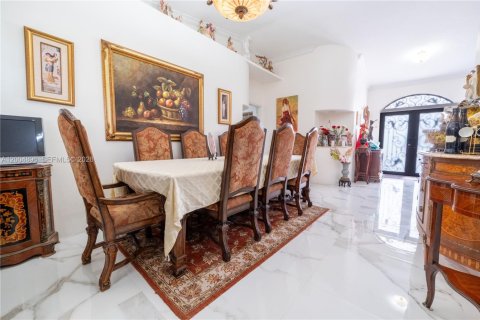 Купить виллу или дом в Майами, Флорида 4 спальни, 216.65м2, № 2068992 - фото 5
