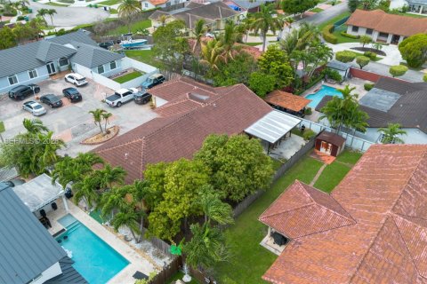 Купить виллу или дом в Майами, Флорида 4 спальни, 216.65м2, № 2068992 - фото 28