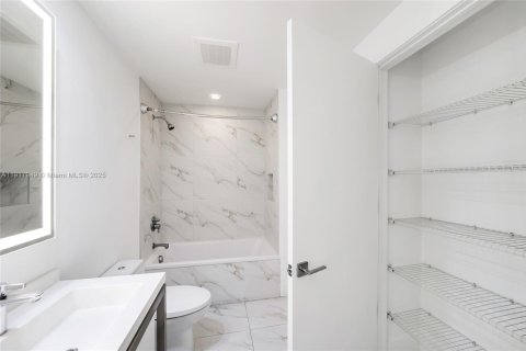 Apartment in Sunrise, Florida 2 bedrooms, 97.55 sq.m. № 2019336 - photo 22