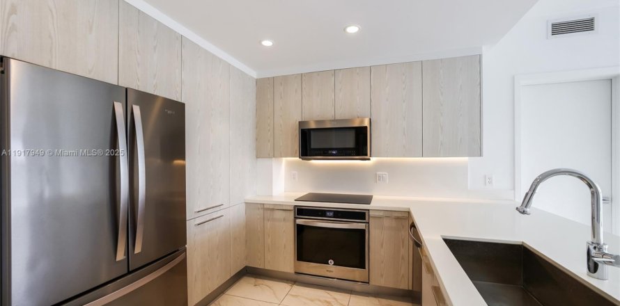 Apartment in Sunrise, Florida 2 bedrooms, 97.55 sq.m. № 2019336