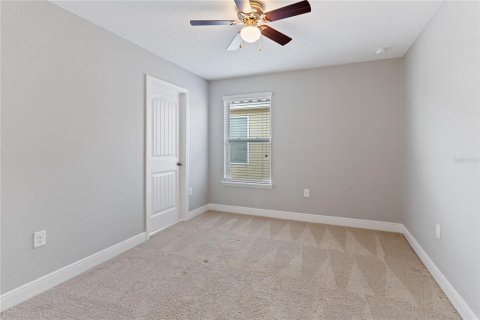 House in Davenport, Florida 5 bedrooms, 263.47 sq.m. № 1716732 - photo 24