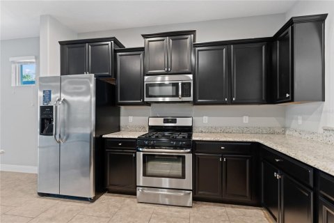 House in Davenport, Florida 5 bedrooms, 263.47 sq.m. № 1716732 - photo 9