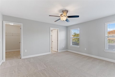 House in Davenport, Florida 5 bedrooms, 263.47 sq.m. № 1716732 - photo 17